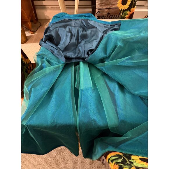 Vtg Victor Costa Teal Mermaid Gown w/ Peacock Feathers – Dramatic Train Size 10 - Picture 9 of 10